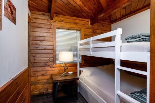 2 Units on Fife Lake with Hot Tub-Sleeps 14 - image 12