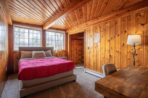 2 Units on Fife Lake with Hot Tub-Sleeps 14 2 Units on Fife Lake with Hot Tub-Sleeps 14