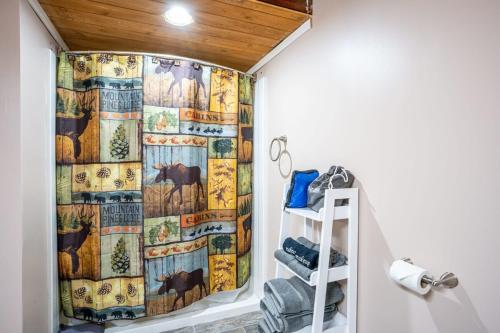 2 Units on Fife Lake with Hot Tub-Sleeps 14 2 Units on Fife Lake with Hot Tub-Sleeps 14