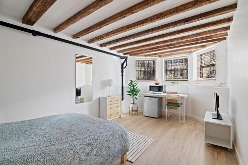 Cozy, Large and Fully Furnished - Near the L Train