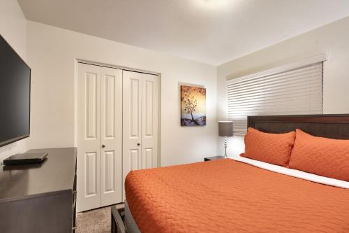 6A Family Friendly RedCliff Condo POOL & HOT TUB Pet Friendly in Moab, USA