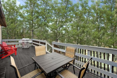 設施, Secluded w Fireplace, Deck, Fire Pit, Grill & WiFi in 紐馬克 (VA)
