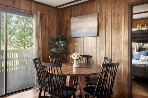 設施, Secluded w Fireplace, Deck, Fire Pit, Grill & WiFi in 紐馬克 (VA)