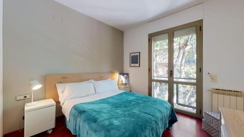 Modern and bright three-bedroom in Eixample