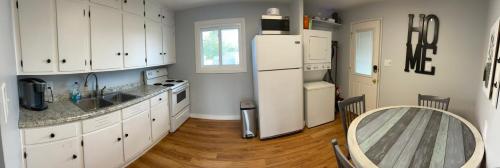 Charming 2-bedroom House For A Peaceful Getaway - Cheyenne, WY