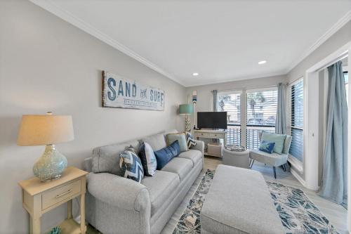 Newly Remodeled Studio in Sandpiper Cove now with Free Beach Service and Pet Friendly
