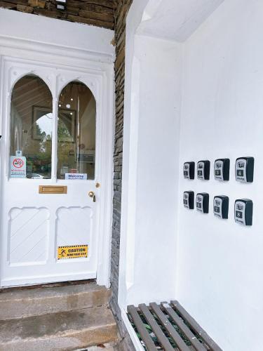 Rayrigg Villa Guest House - image 5