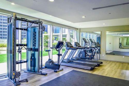 Stunning Burj Khalifa View 1BR - image 11