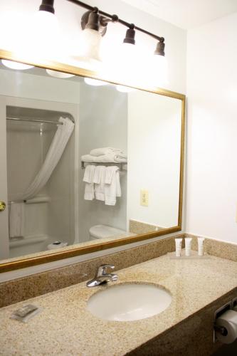 Country Inn & Suites by Radisson, BWI Airport Baltimore , MD