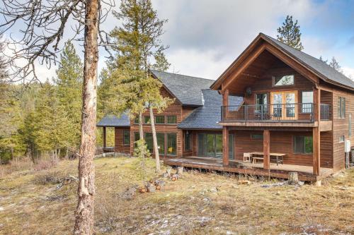 Spacious Priest River Retreat 35 Mi to Schweitzer