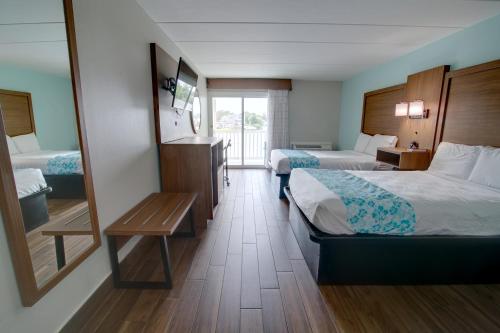 Seashire Inn & Suites - image 10