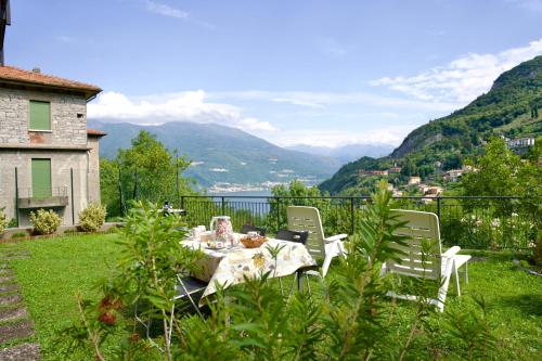 Vaade, Hotel Diffuso Il Portichetto sulla collina a Vezio Perledo in Varenna