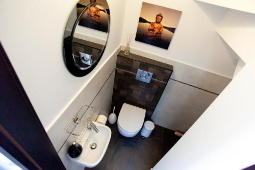 Budapest Terrace Apartment - image 7