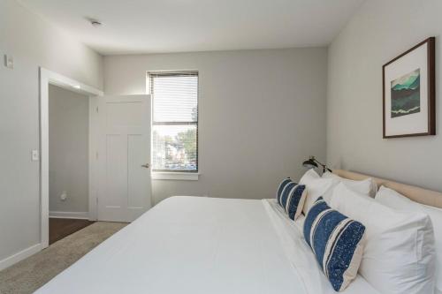 TWO CozySuites Stylish Music Row Condos with parking in Nashville, USA