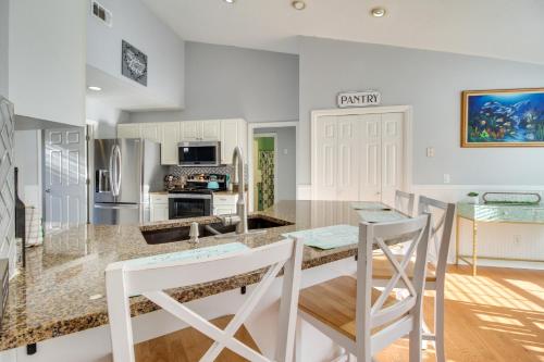 Pet-Friendly Savannah Gem - 12 Mi to Tybee Island!