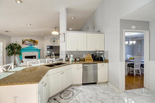 Pet-Friendly Savannah Gem - 12 Mi to Tybee Island!