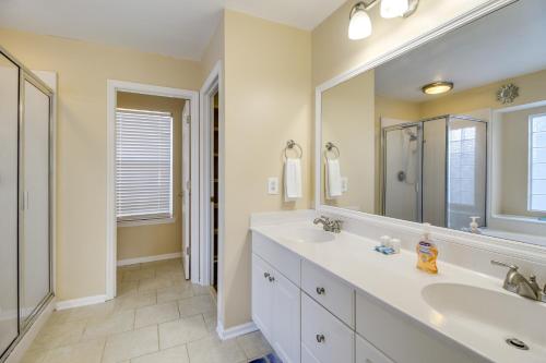 Pet-Friendly Savannah Gem - 12 Mi to Tybee Island!