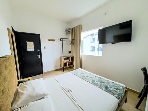 Hotel Central Plaza Medellin in เลาเรเลส