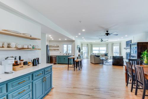 Lake Hartwell Home with Dock and Fire Pits! in Townville, USA