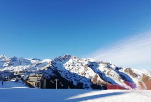 Maison au calme vue montagne et stations ski