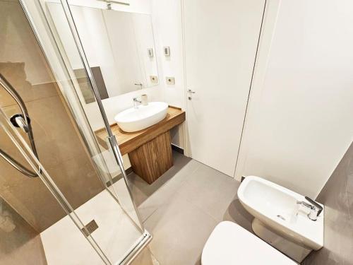 [Plaza Deluxe] Modern Center House - View Como Lake - Top Privacy 5