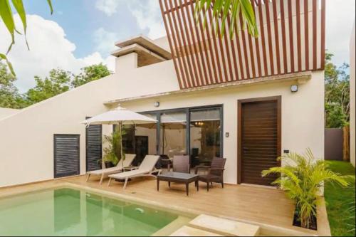 Tropical House for 12 people & 2 pools in La Veleta, Tulum