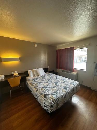 Motel 6-San Diego CA - Hotel Circle - Mission Valley - image 3