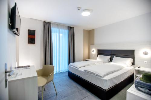 1 queen bed