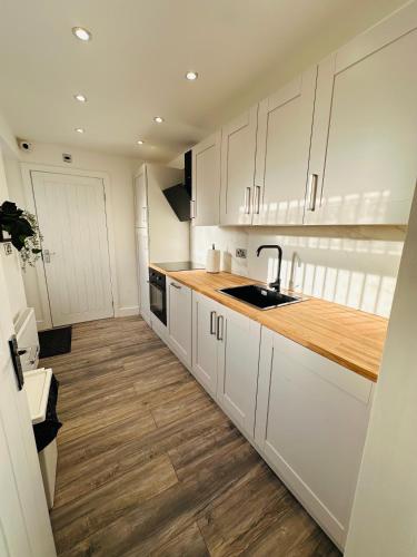 R4 - Luxury Studio Apartment within a shared house in Harborne Park Road - Birmingham, Birmingham (fotografie 10)