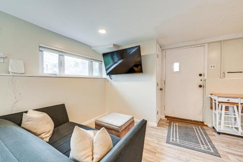 Long Island Home 1 Mi to Downtown Garden City in Hempstead, USA