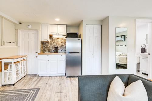 Long Island Home 1 Mi to Downtown Garden City in Hempstead, USA
