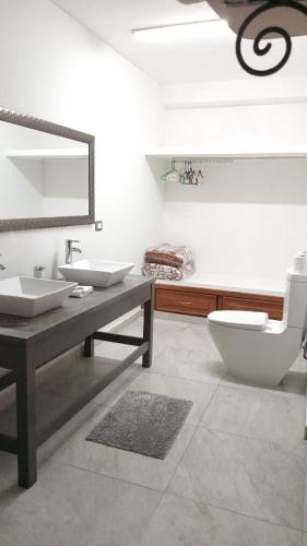 Casa aroma de café, en el corazón de Coatepec. Room Type - Deluxe Queen Suite