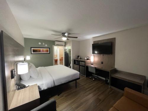 Quality Inn & Suites Airport/Cruise Port Hollywood