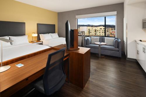 1 queen bed