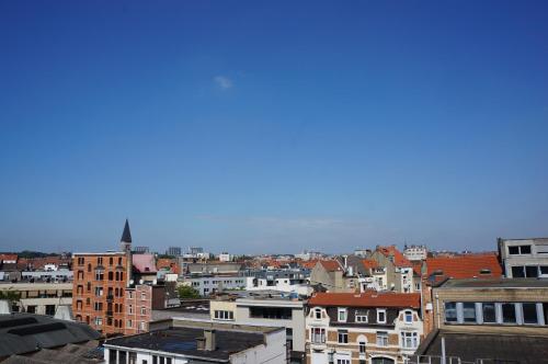 Escale Hotel - image 2