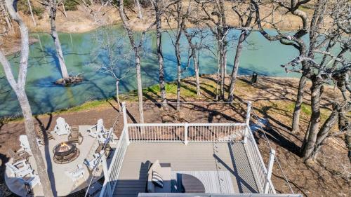 Private Ranch Estate with Huge Outdoor Entertainment Area and Hot Tub in Elgin, USA