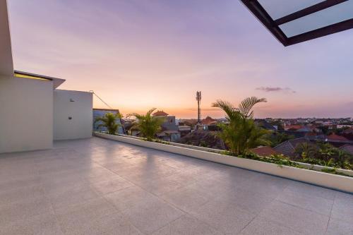 Canggu Hype Villa - Tap to explore photos