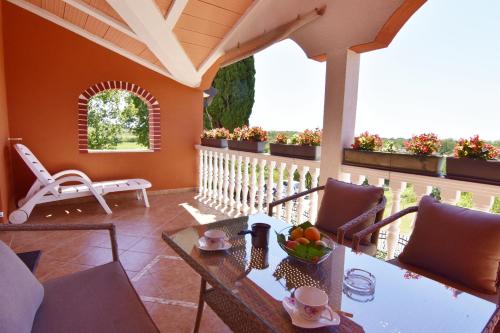 ระเบียง/ชานเรือน, Apartments with parking space Valica, Umag - 22453 in วาลิซา