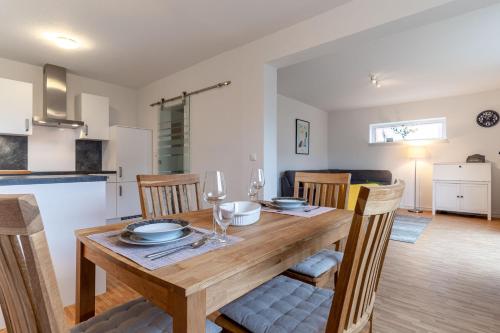 Kitchen, charmante Ferienwohnung in St.Peter Ording in Sankt Peter-Ording City Center