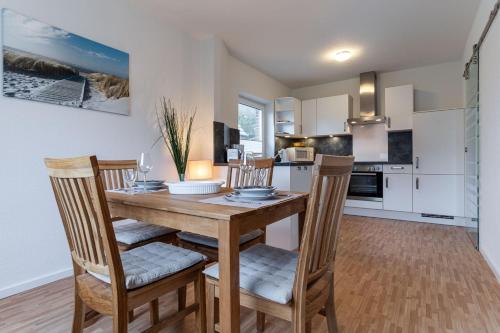 Kitchen, charmante Ferienwohnung in St.Peter Ording in Sankt Peter-Ording City Center