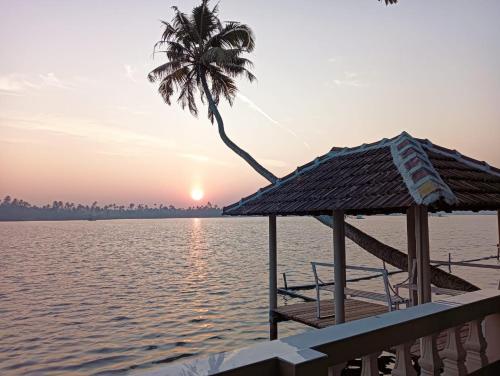 SAGAR BEACH VILLAS Home stay near Cherai Beach