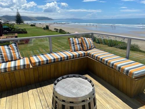 Skats, Ultimate Beach Front in Waimarama