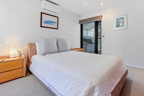 Laidback luxury living Noosa Heads - image 2