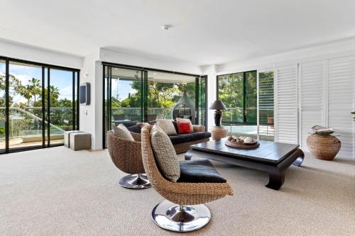 Three-Bedroom Apartment image 9