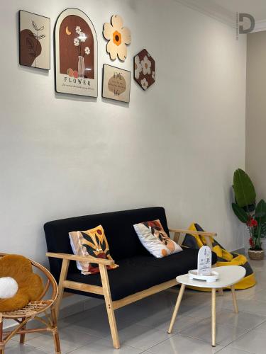 DE WHITE HOMESTAY . PORT DICKSON