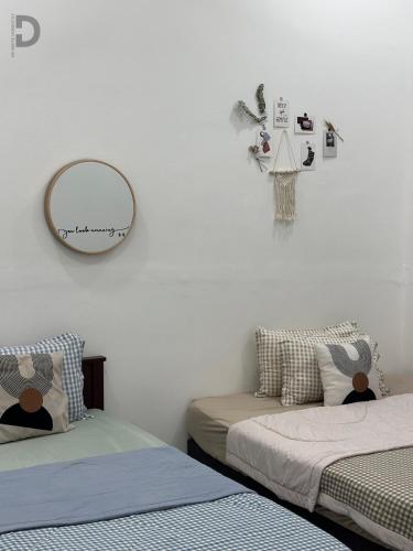 DE WHITE HOMESTAY . PORT DICKSON