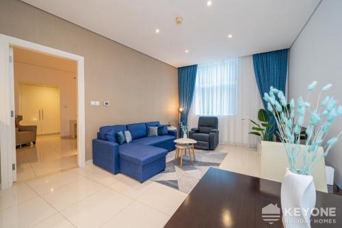 Exquisite One Bedroom at The Cosmopolitan - image 3