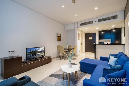Exquisite One Bedroom at The Cosmopolitan - image 4