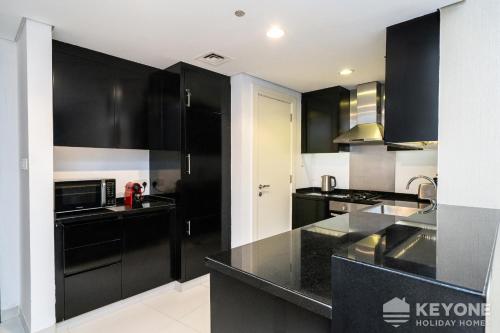 Exquisite One Bedroom at The Cosmopolitan - image 10