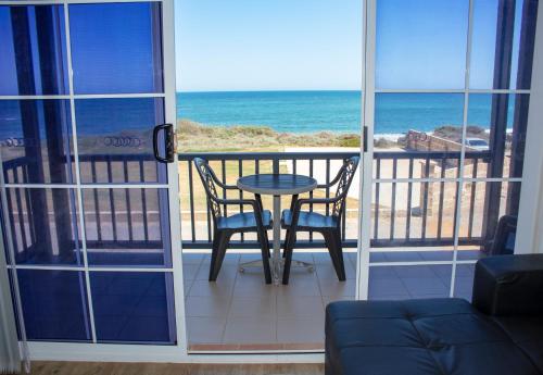Seaspray Beach Holiday Park Apartments in Dongara